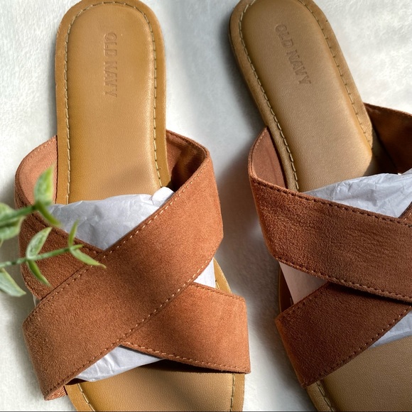 Old Navy Faux-Suede Cross-Strap Slide Sandal - Picture 6 of 6